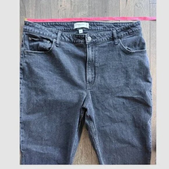 Abercrombie Curve Love High Rise Jeans Size 33/16 Charcoal Black Denim Split Hem - Picture 6 of 8